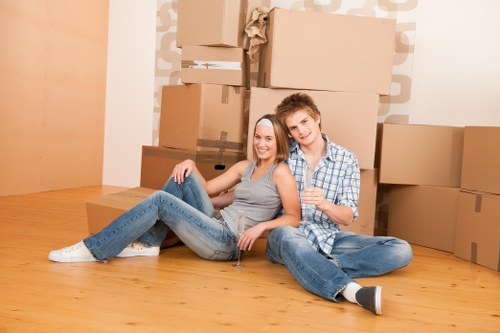 Local home moving service in Earlscourt with packing and loading support