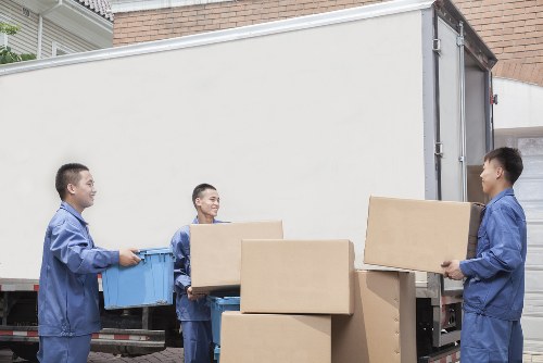 Packing and loading service for a flat move in Earlscourt