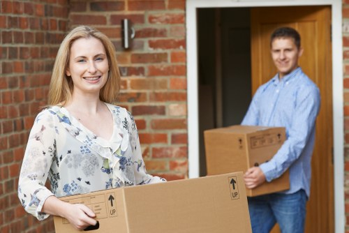 Moving truck support for a local Earlscourt home relocation