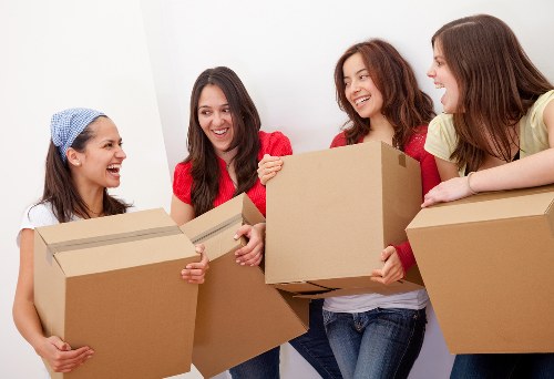 Removal truck hire service for local moves in Earlscourt