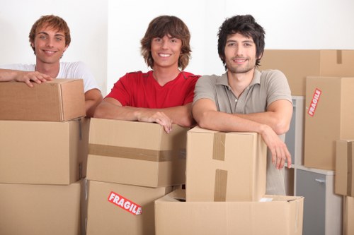 Estimated move volume and cubic-yard pricing for a flat relocation