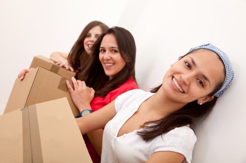 Man and van helping with apartment access and moving logistics in Earlscourt